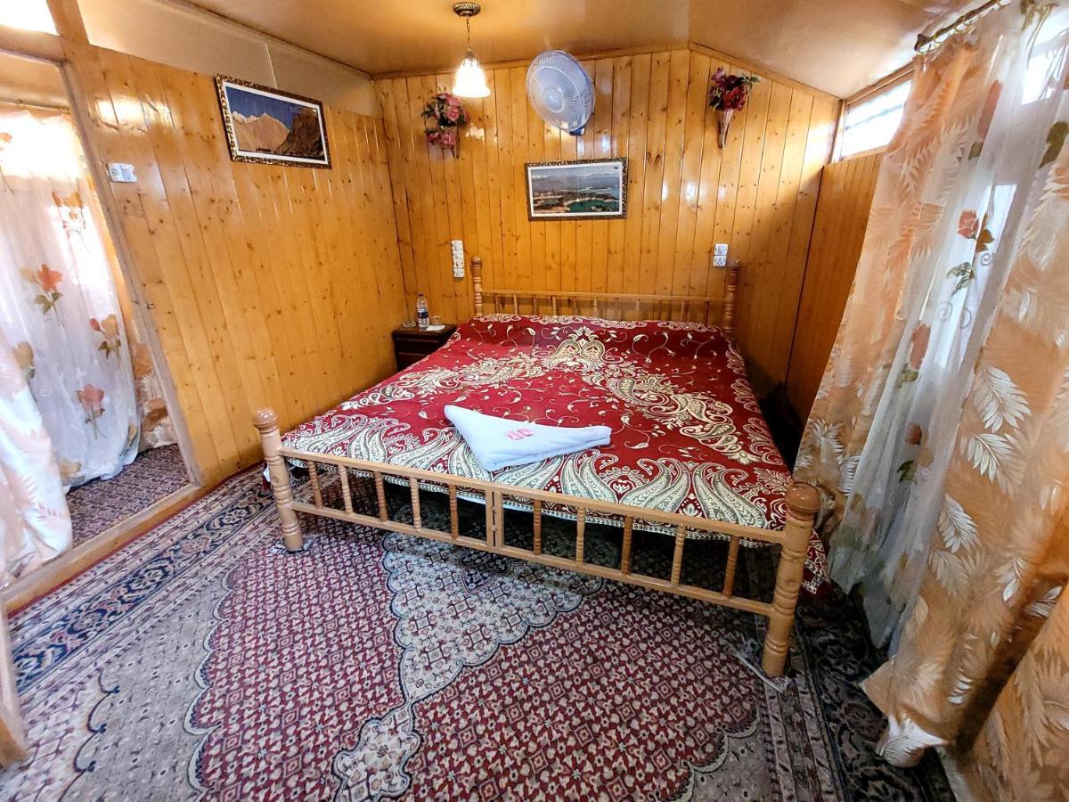 Tashkand Houseboat Σριναγκάρ Εξωτερικό φωτογραφία